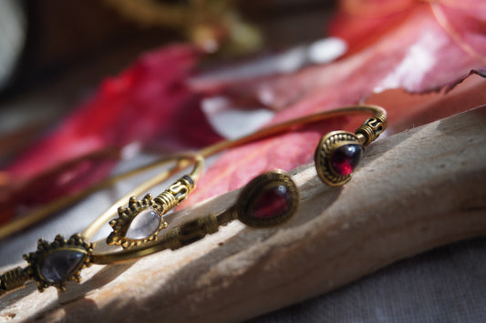 Brazalete de Latón y Granate