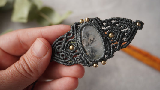 Pulsera Forêt Pétrifiée · Ágata Dendrítica y Macramé