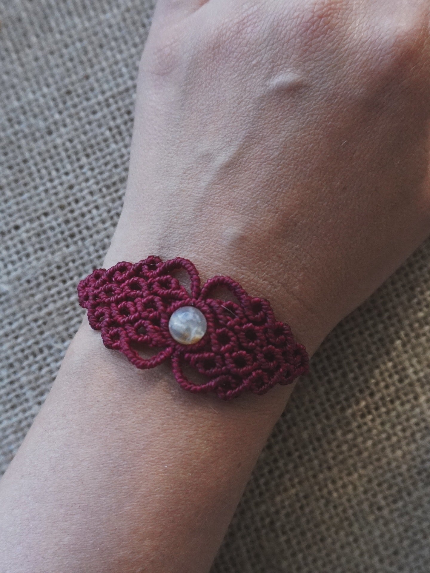 Brazalete boho en macrame