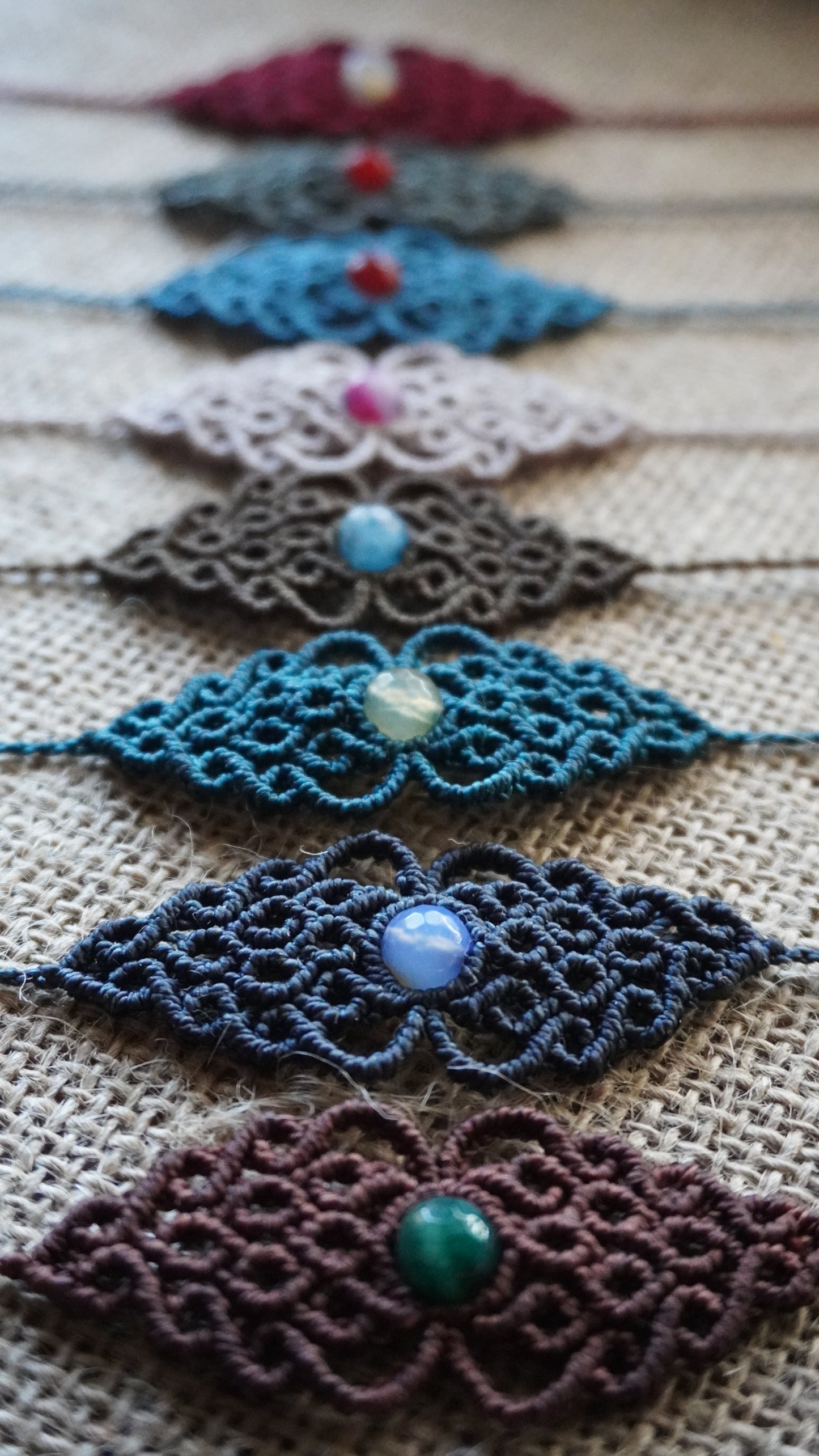 Brazalete boho en macrame
