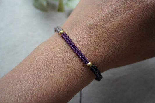 Pulsera macramé minimal morada  Colección Alma Nómada