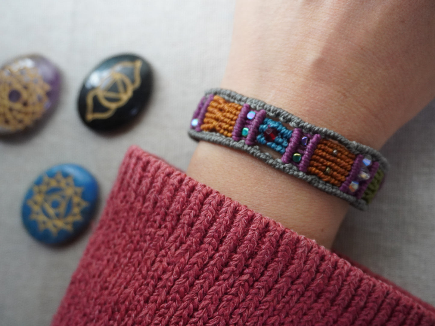 Brazalete Alma Nómada | Brazalete artesanal en micro macramé